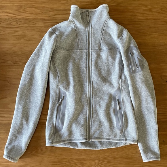 Arc'teryx Women's Light Gray Zip Jacket - Picture 1 of 6